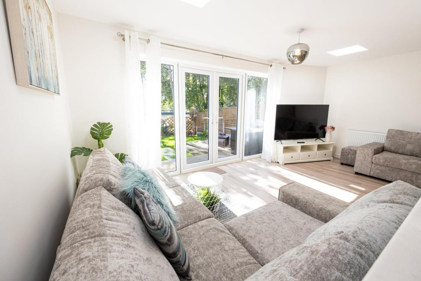 Guestready - A Haven By The River Manchester Exterior photo