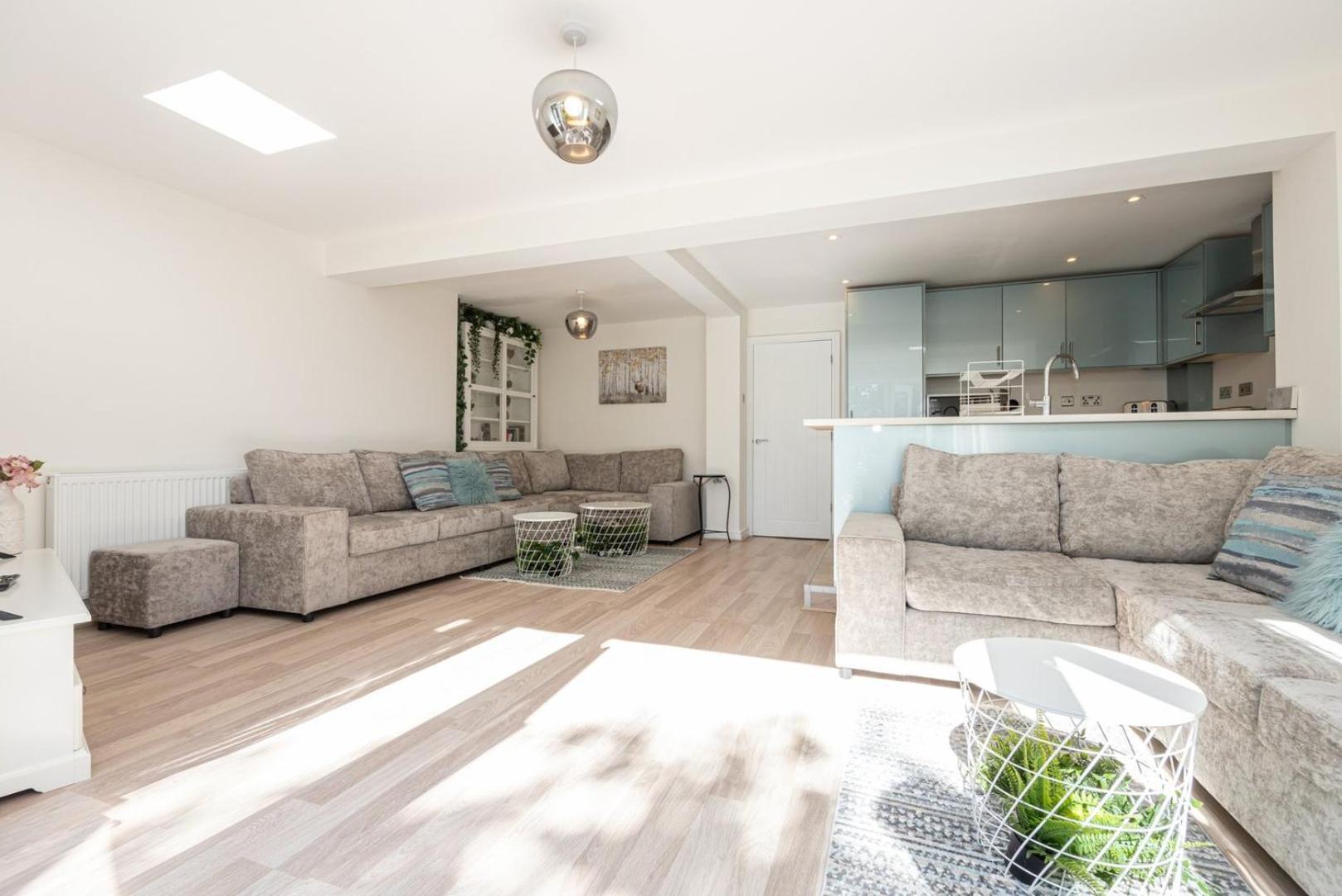Guestready - A Haven By The River Manchester Exterior photo