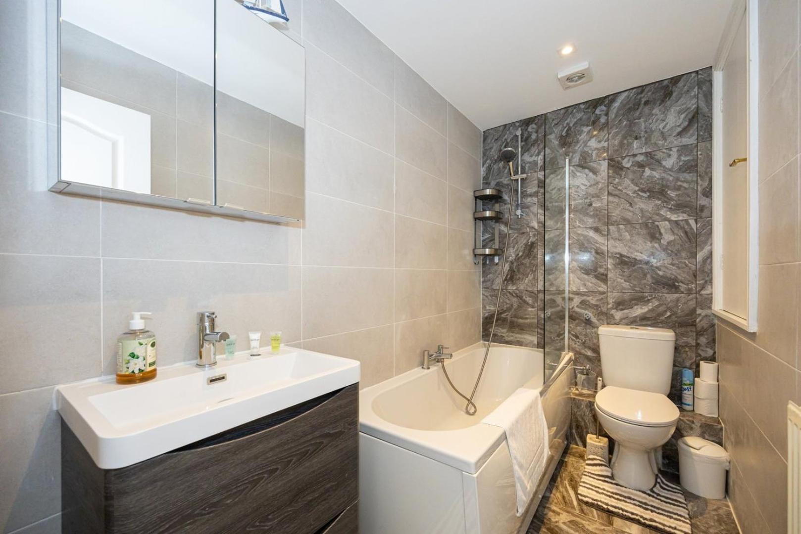 Guestready - A Haven By The River Manchester Exterior photo